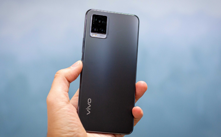 قبل طرحه رسميًا ..تعرف على سعر و مواصفات vivo V20 Pro..صور