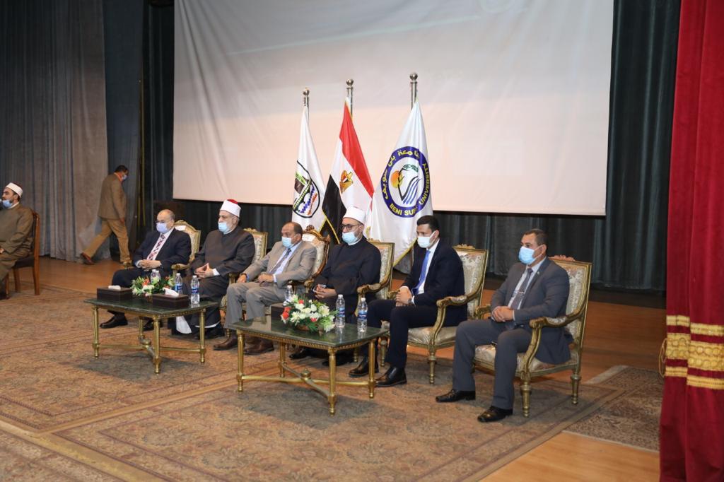 الحوار التفاعلي المفتوح مع طلاب الجامعة