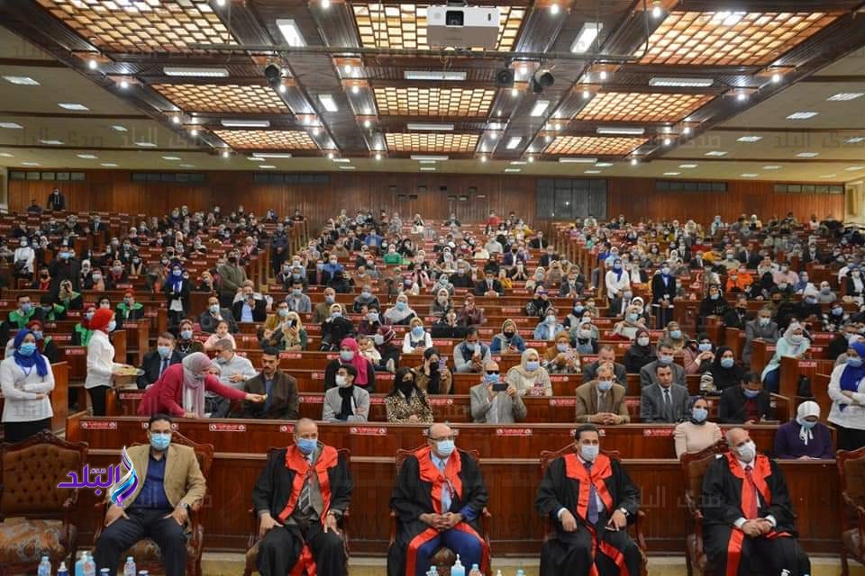 حقوق المنصورة تحتفل بتخرج الدفعة 43