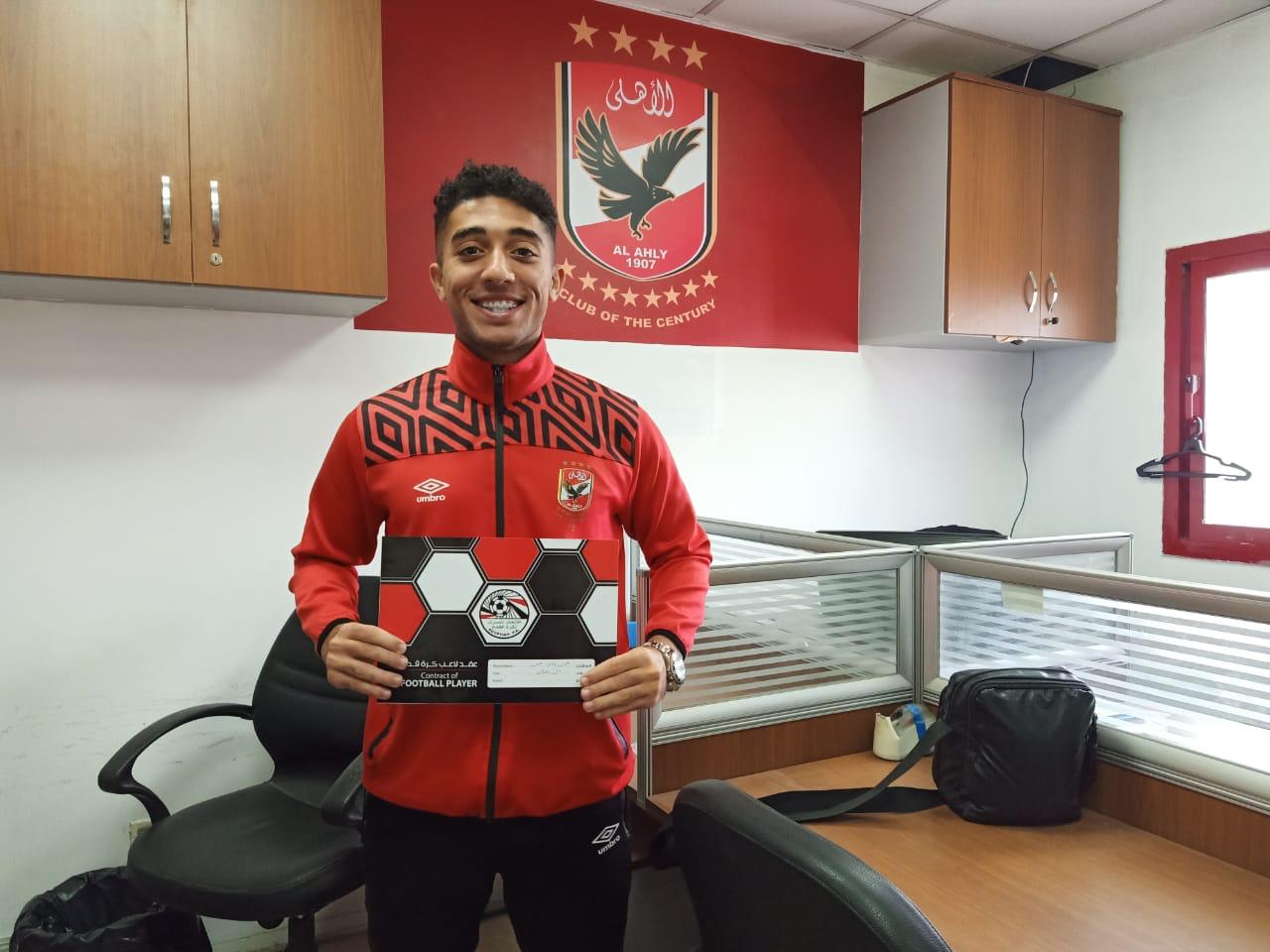  محمد علاء لاعب خط وسط