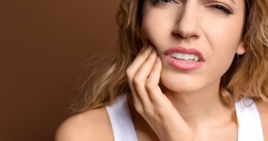 تساقط اسنان مرضى كورونا 