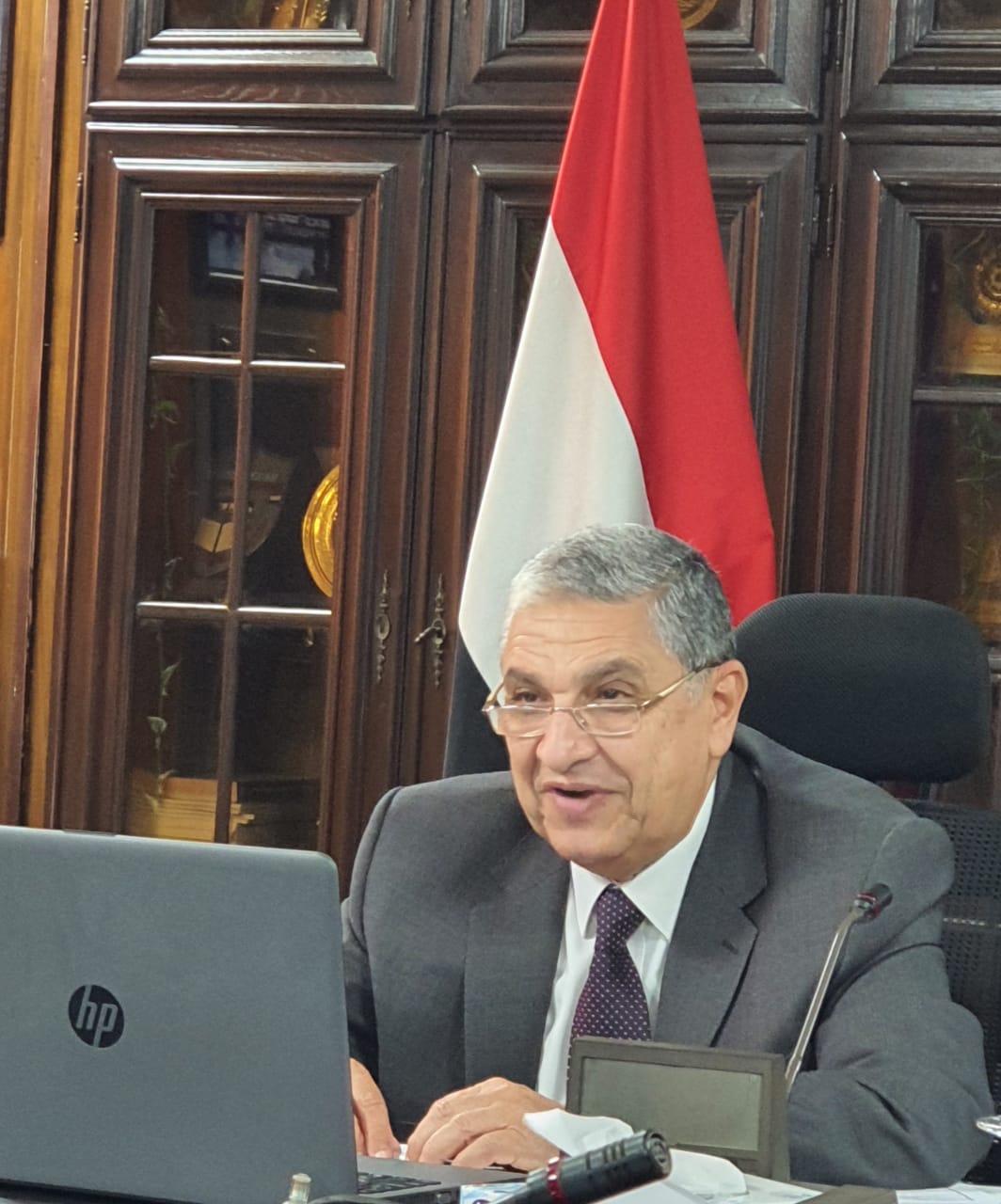 وزير الكهرباء