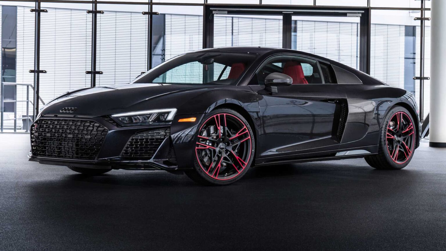 اودي audi r8 panther black