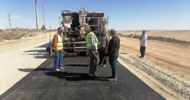 ازالة المطبات الهوائية من الطرق السريعه بالوادى الجديد ازالة المطبات الهوائية من الطرق السريعه بالوادى الجديد