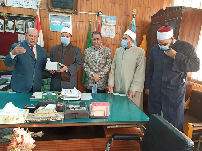 الأوقاف: إهداء مجموعات من سلسلة "رؤية" لكليات الأزهر 