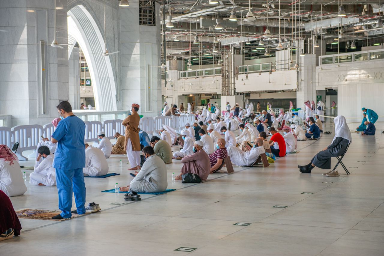 حكم صلاة ركعتين بين الأذانين يوم الجمعة