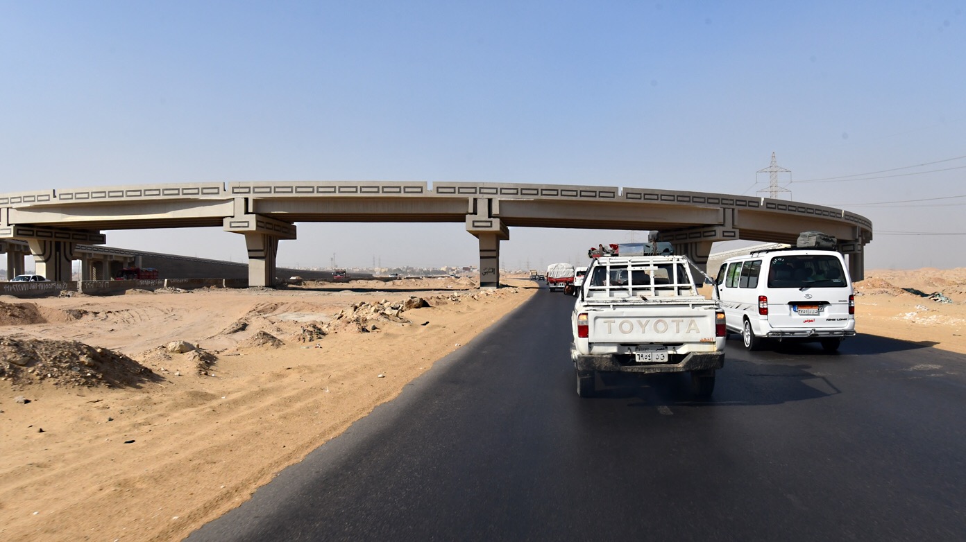 غلق جزئي لطريق الواحات