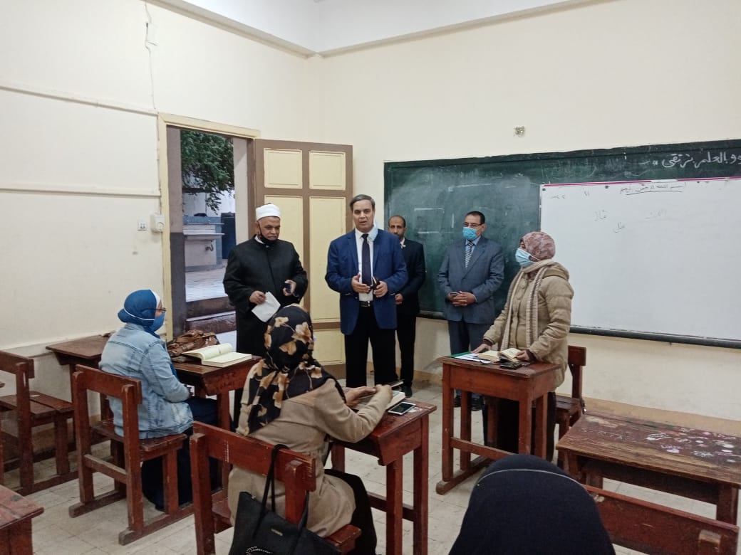 المشرف العام على أروقة الأزهر يتفقد أروقة القرآن الكريم