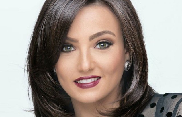 الفنانة بشرى