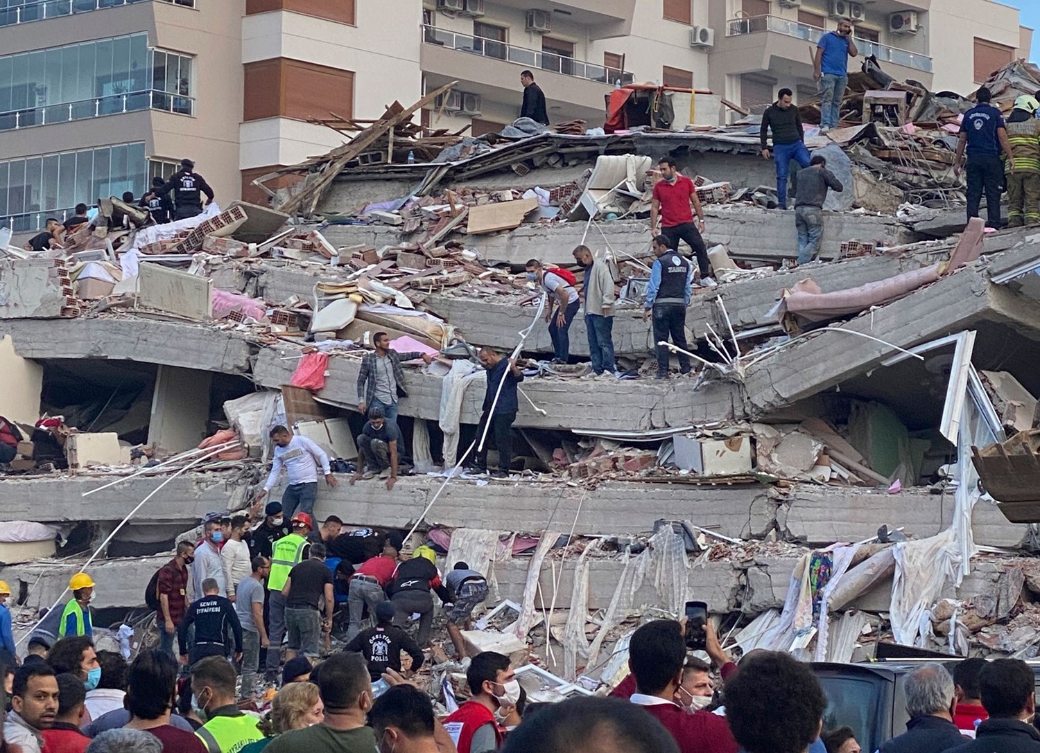 زلزال بقوة 5.2 درجة يضرب سواحل تركيا