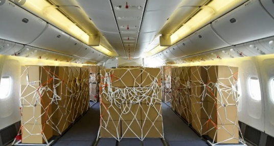 مصر للطيران تستعد لنقل لقاح كورونا 