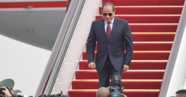 السيسي يصل مطار أورلي 