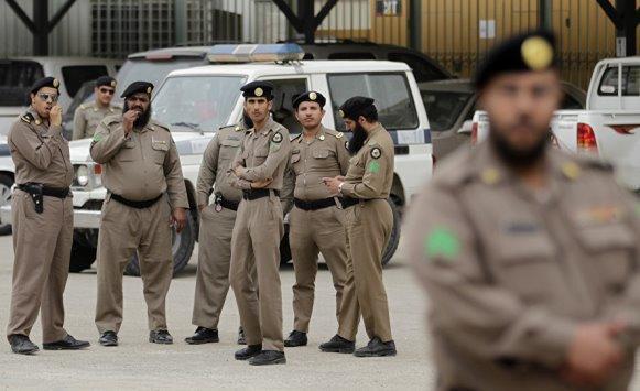 الشرطة السعودية تلقي القبض على مواطن انتحل شخصية موظف حكومي