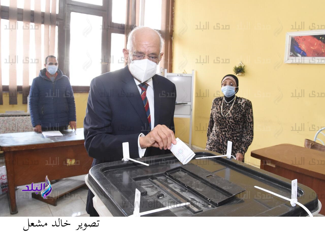 عبد العال يدلي بصوته في جولة الإعادة لإنتخابات مجلس النواب