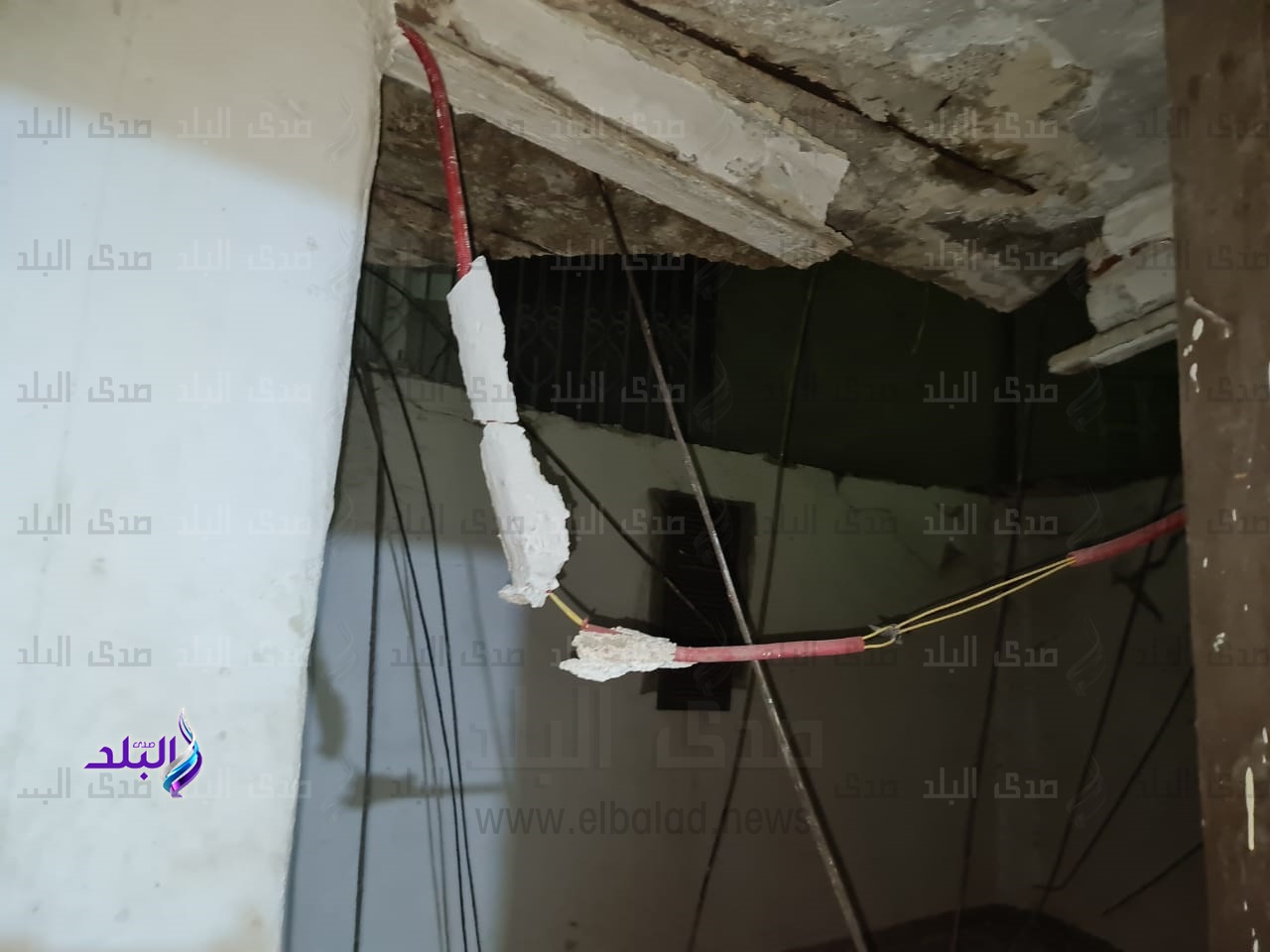 انهيار جزئى لعقار فى العمرانية انهيار جزئى لعقار فى العمرانية