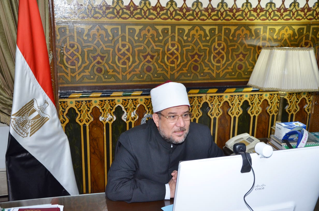 وزير الأوقاف خلال المنتدى عبر الكونفرنس