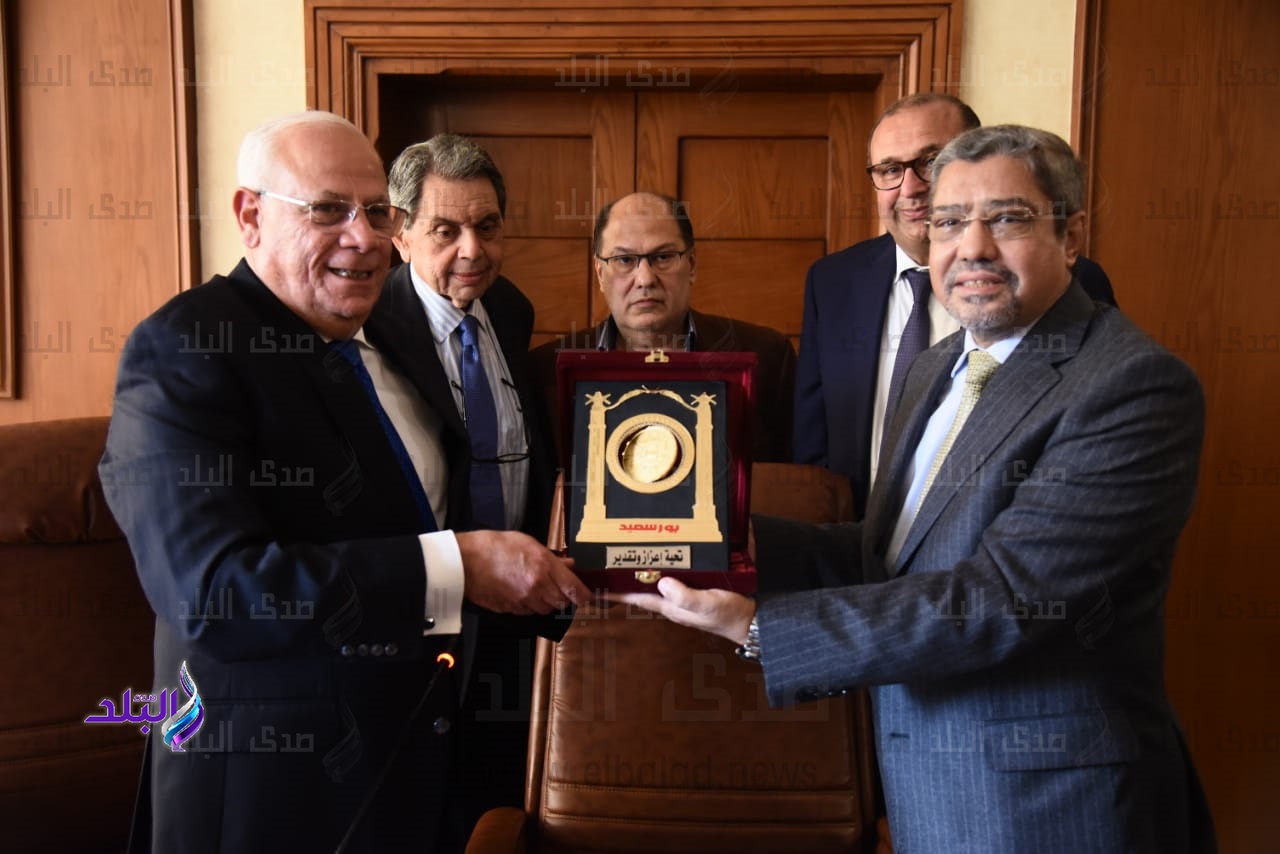 محافظ بورسعيد يلتقى رئيس الاتحاد العام للغرف التجارية