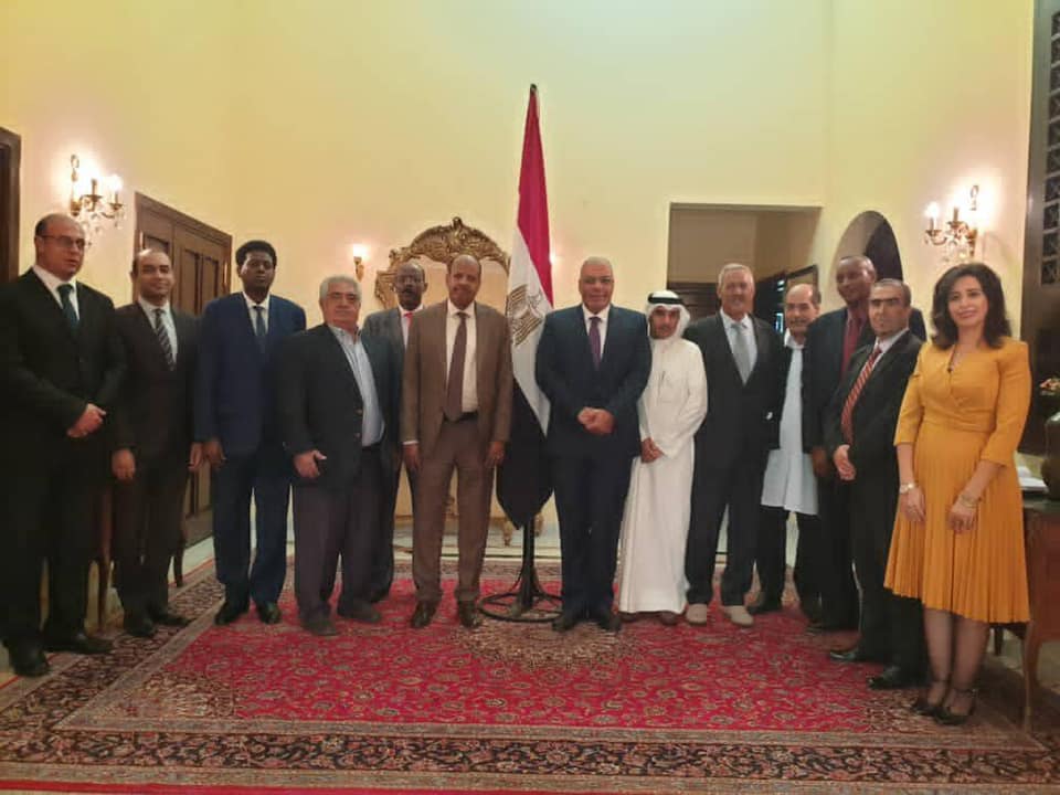 صورة جماعية للقاء