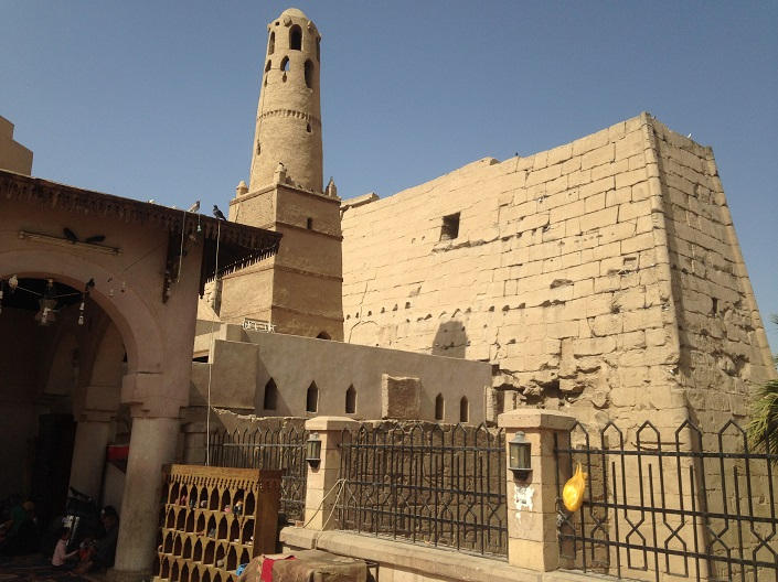 حكاية المسجد المعلق .. أبو الحجاج الأقصري