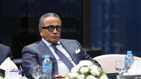 عمرو الجنايني رئيس اتحاد كرة القدم 