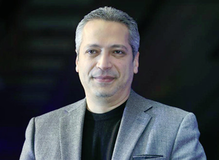 الاعلامى تامر امين 