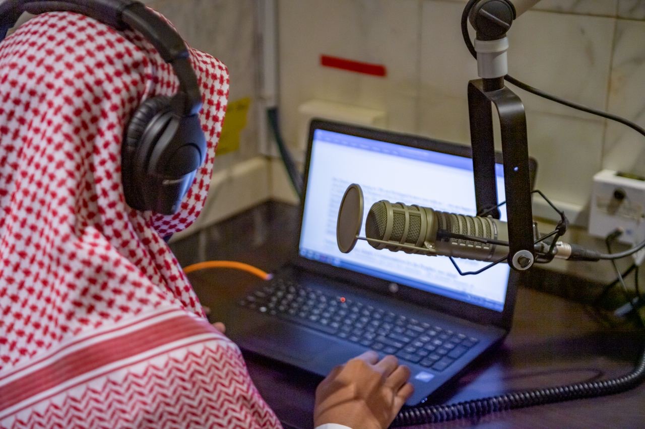 تخصيص 21 مترجم لخدمة الزوار والمصلين في المسجد الحرام