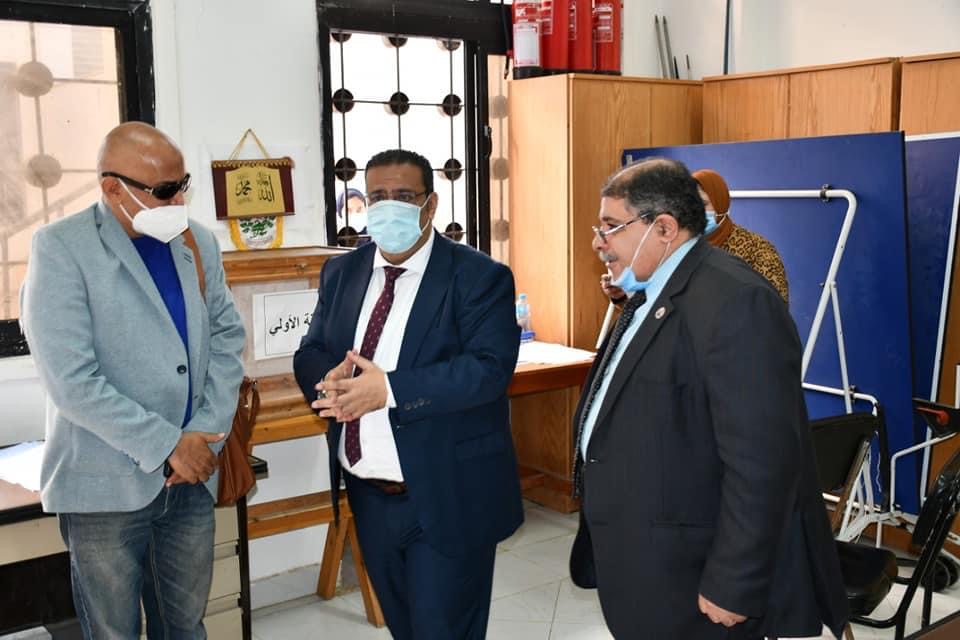  رئيس جامعة قناة السويس