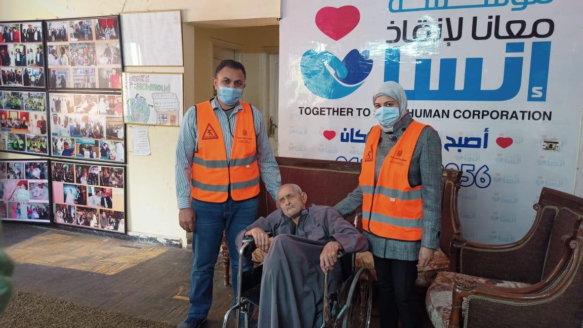  نقل عجوز ضرير لإحدى دور الرعاية بالفيوم 