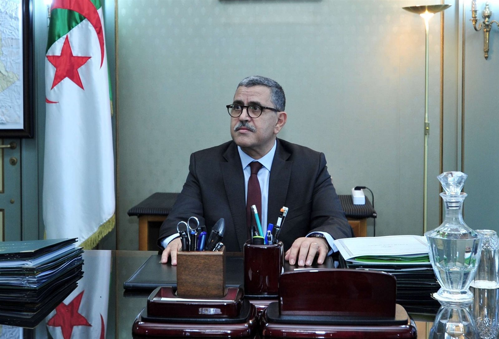 رئيس الوزراء الجزائري عبد العزيز جراد رئيس الوزراء الجزائري عبد العزيز جراد