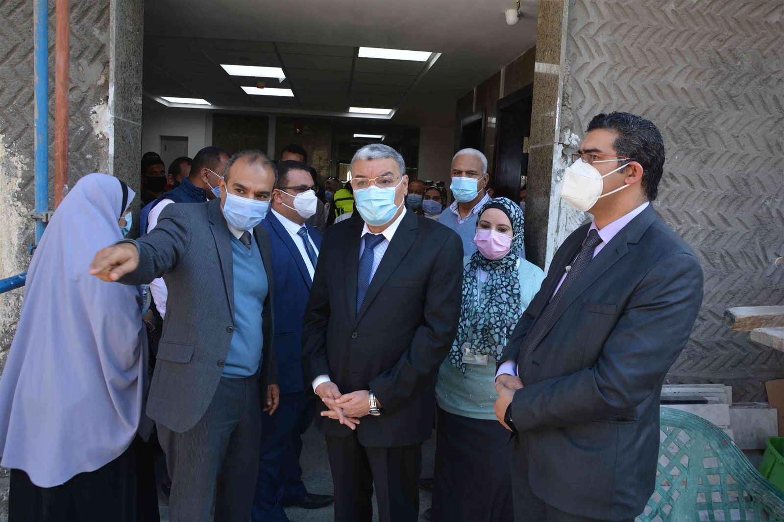 محافظ المنيا يوجه بإنهاء جميع قوائم انتظار المرضى