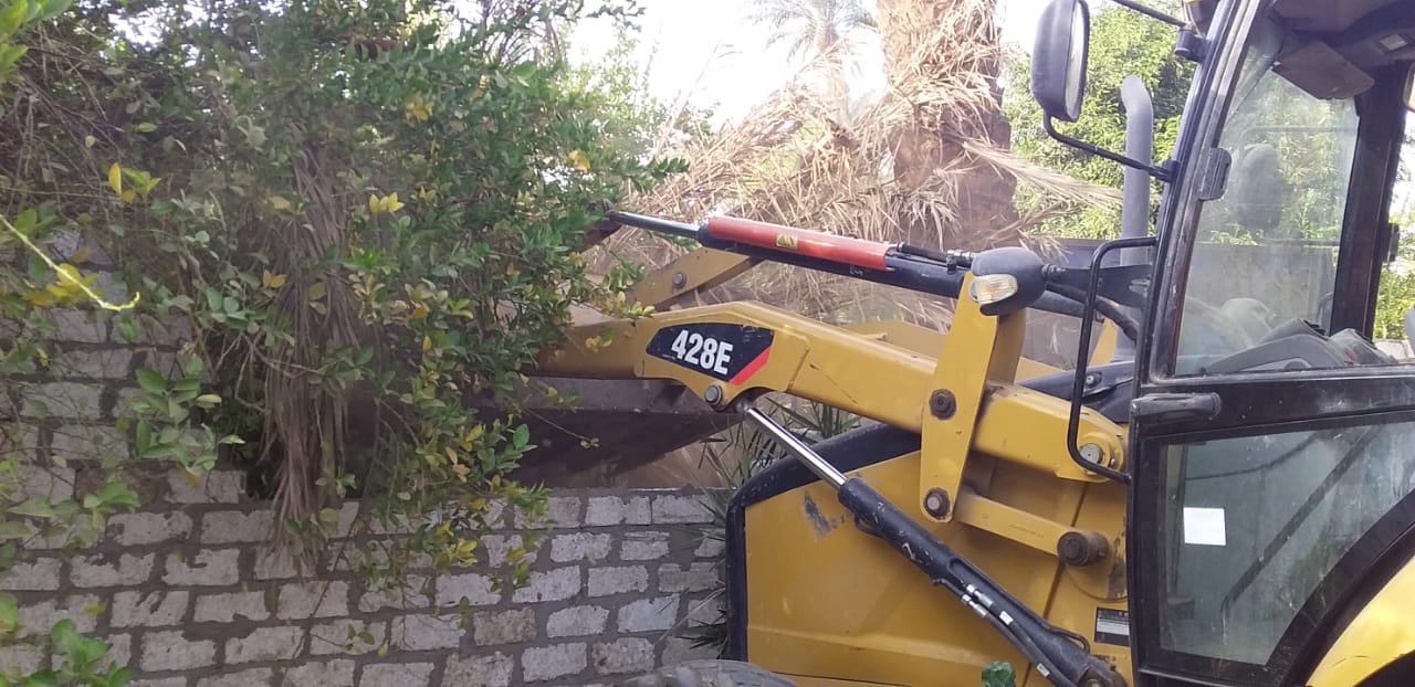 إزالة البناء المخالف 