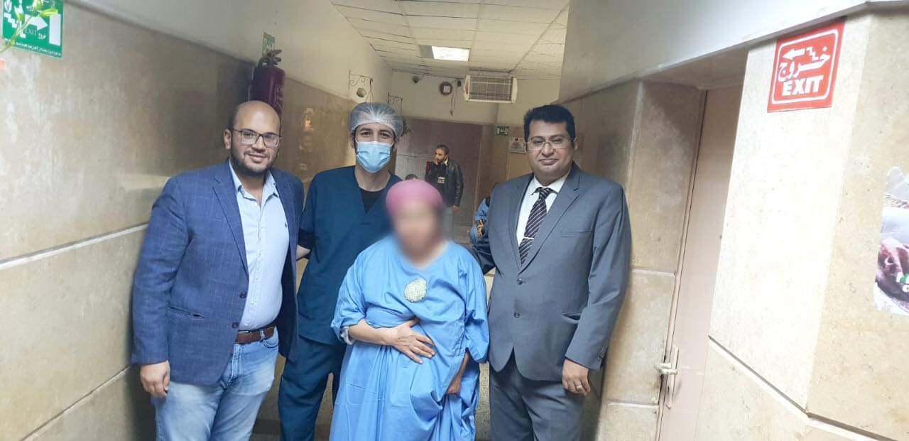 الحالة وسط الفريق الطبي 