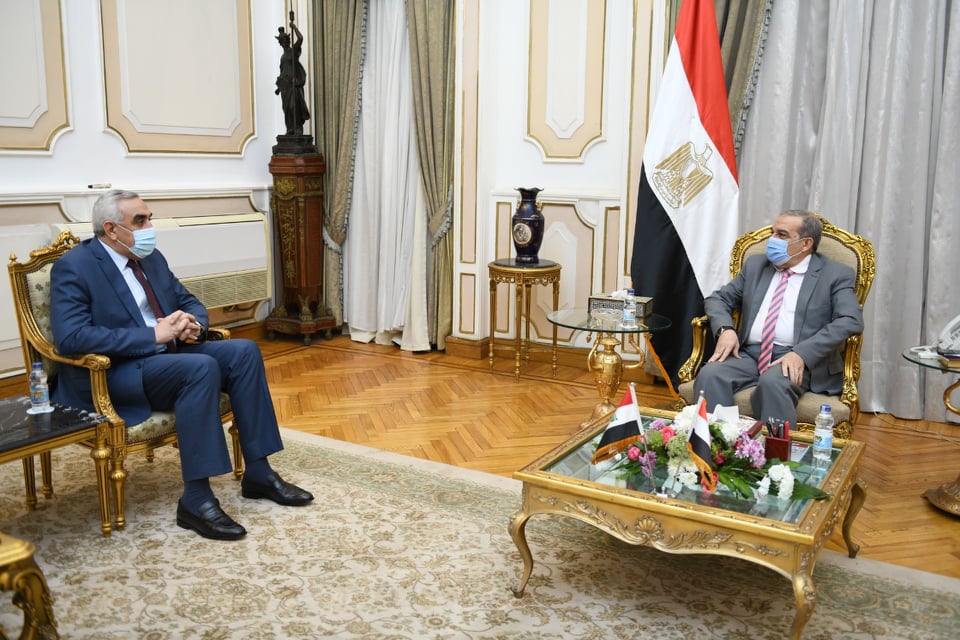 وزير الدولة للإنتاج الحربى وسفير العراق