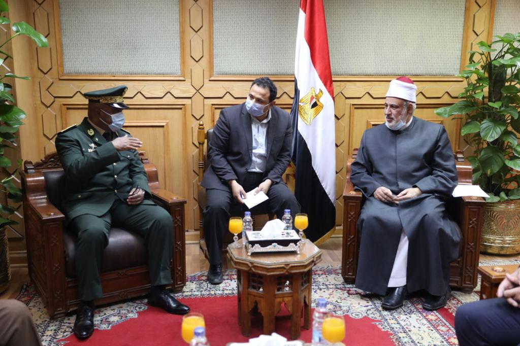 وكيل الأزهر يستقبل وفدًا سنغاليًا رفيع المستوى