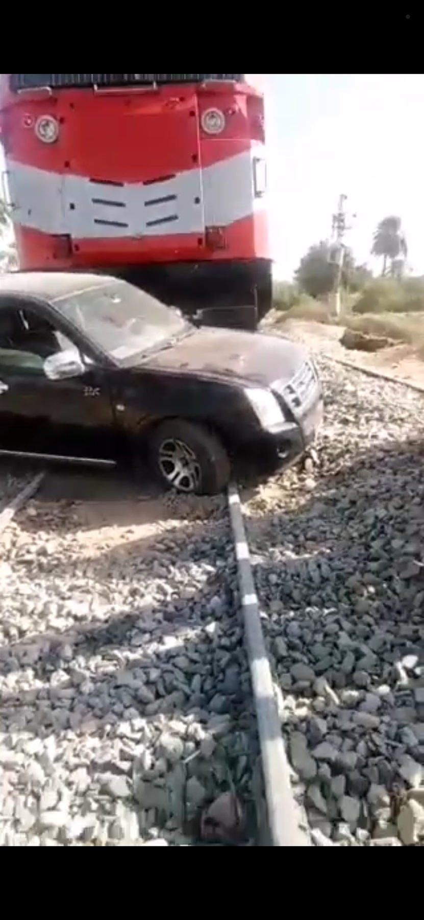 قائد قطار ينقذ الركاب من كارثة 
