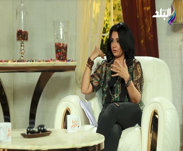 خبيرة الأبراج
