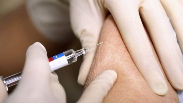 انطلاق حملة التطعيم ضد فيروس كورونا في السعودية
