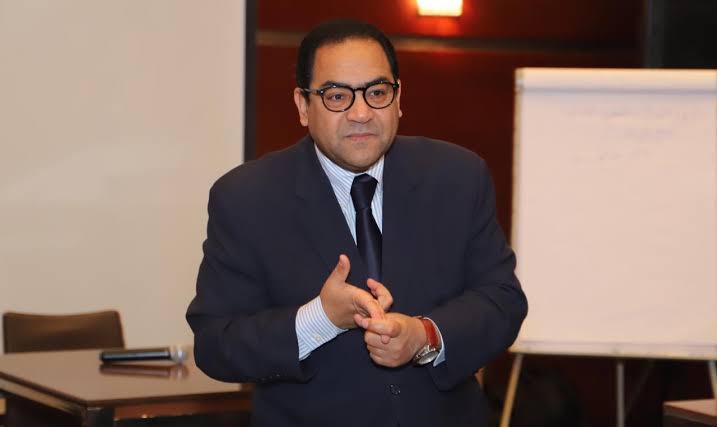 الدكتور صالح الشيخ رئيس الجهاز المركزى للتنظيم و الادارة 