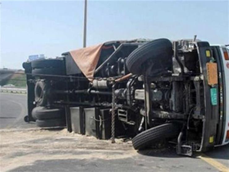 حادث انقلاب سيارة نقل