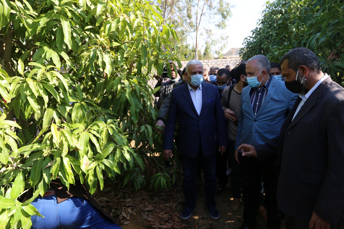 جولة وزير الري ومحافظ السويس 