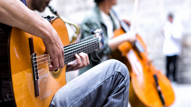 هل الموسيقى حرام.. الحبيب علي الجفري يجيب