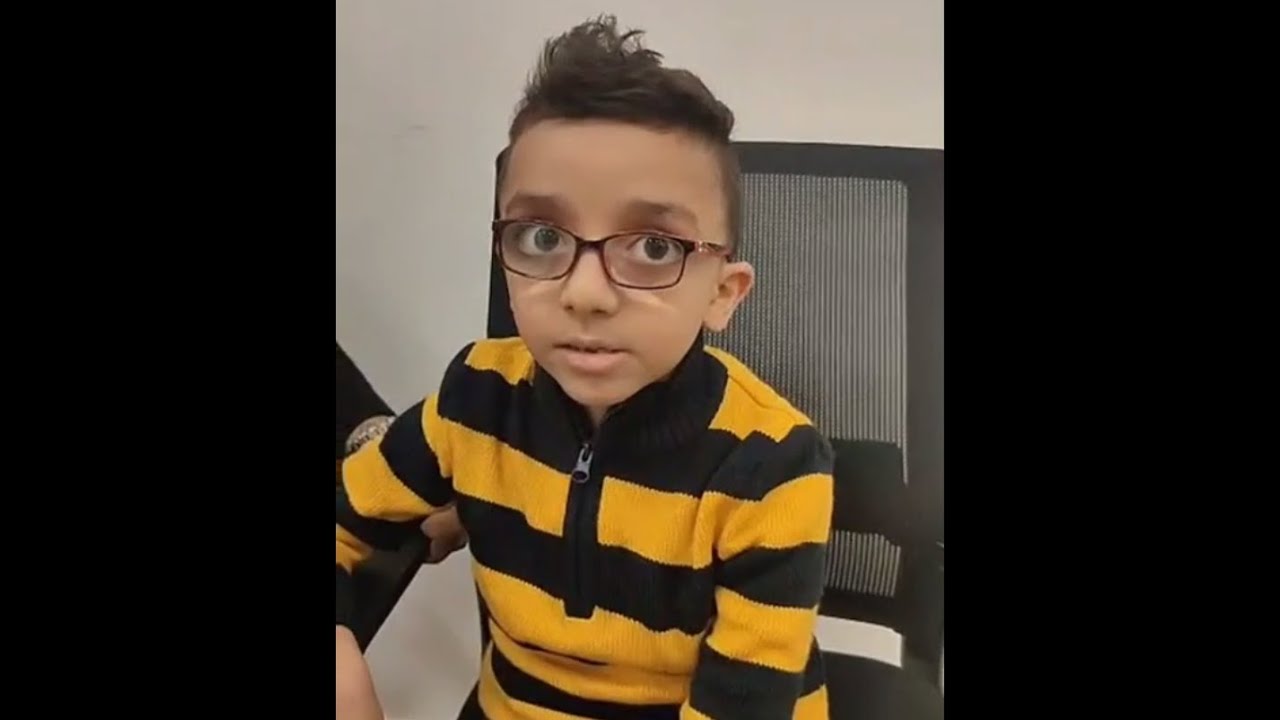الطفل صاحب فيديوهات محمد وبسنت 
