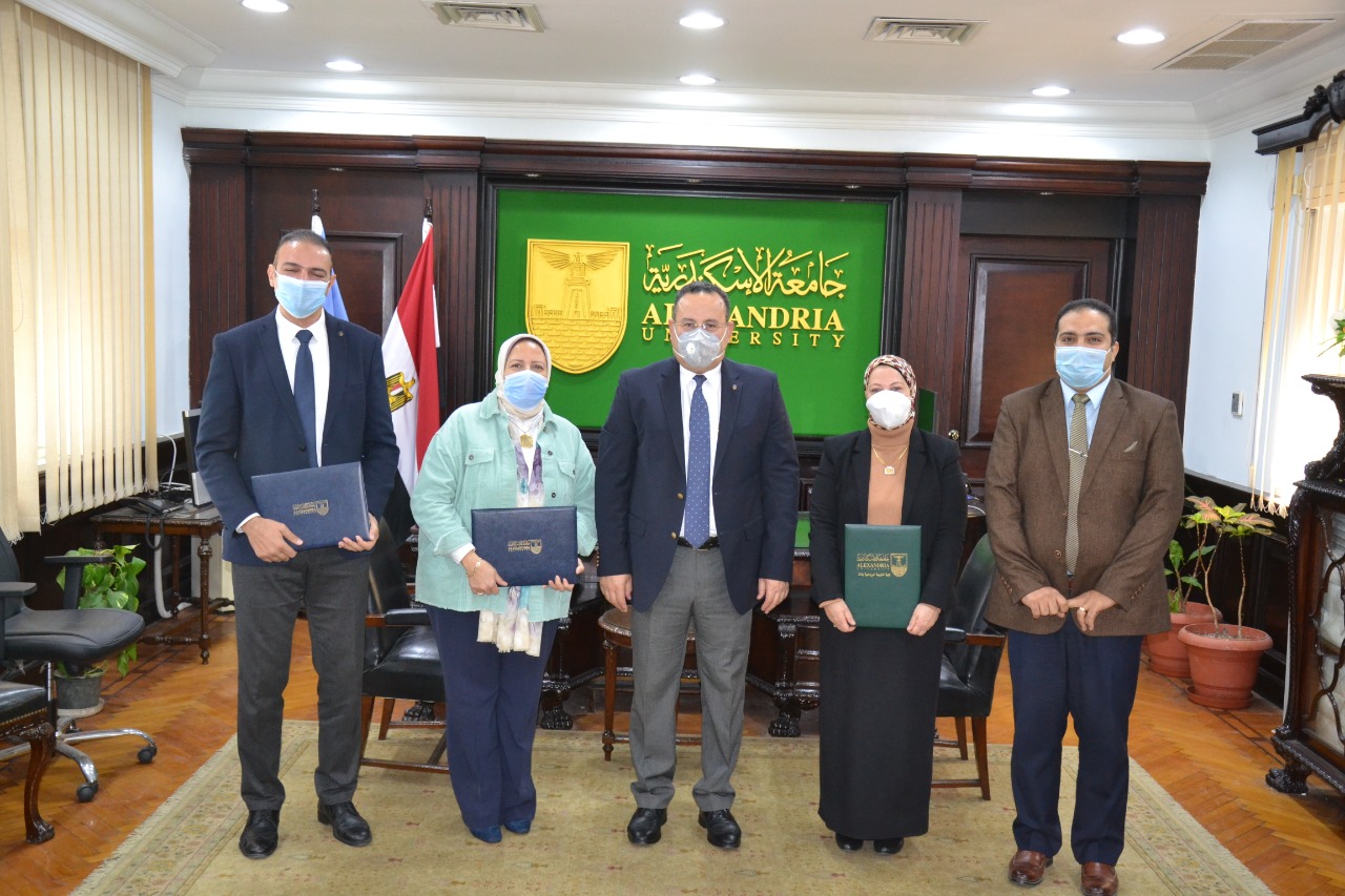اجتماع رئيس جامعة الإسكندرية 
