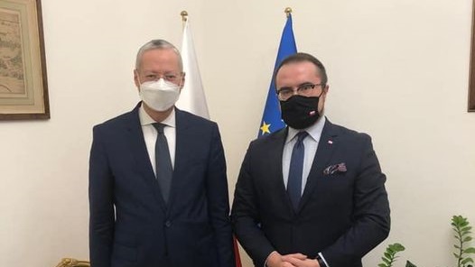 جانب من لقاء السفير المصري ونائب وزير الخارجية البولندي