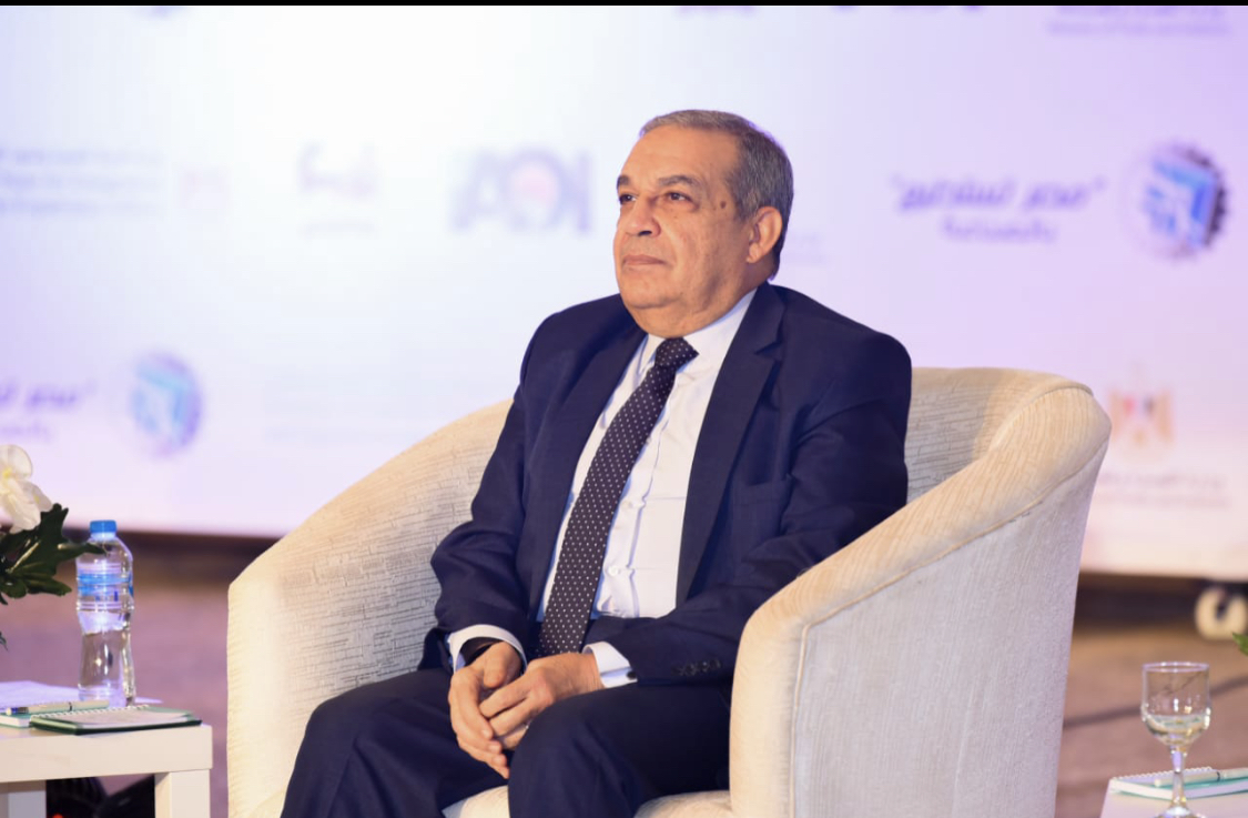 وزير الانتاج الحربي