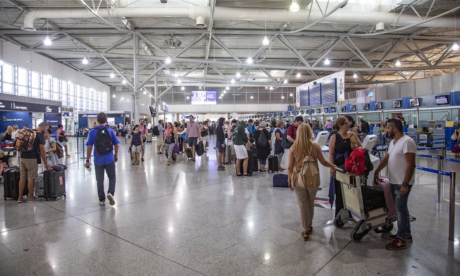 مطار اثينا الدولي