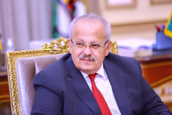رئيس جامعة القاهرة 