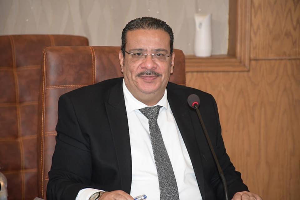 رئيس جامعة قناة السويس