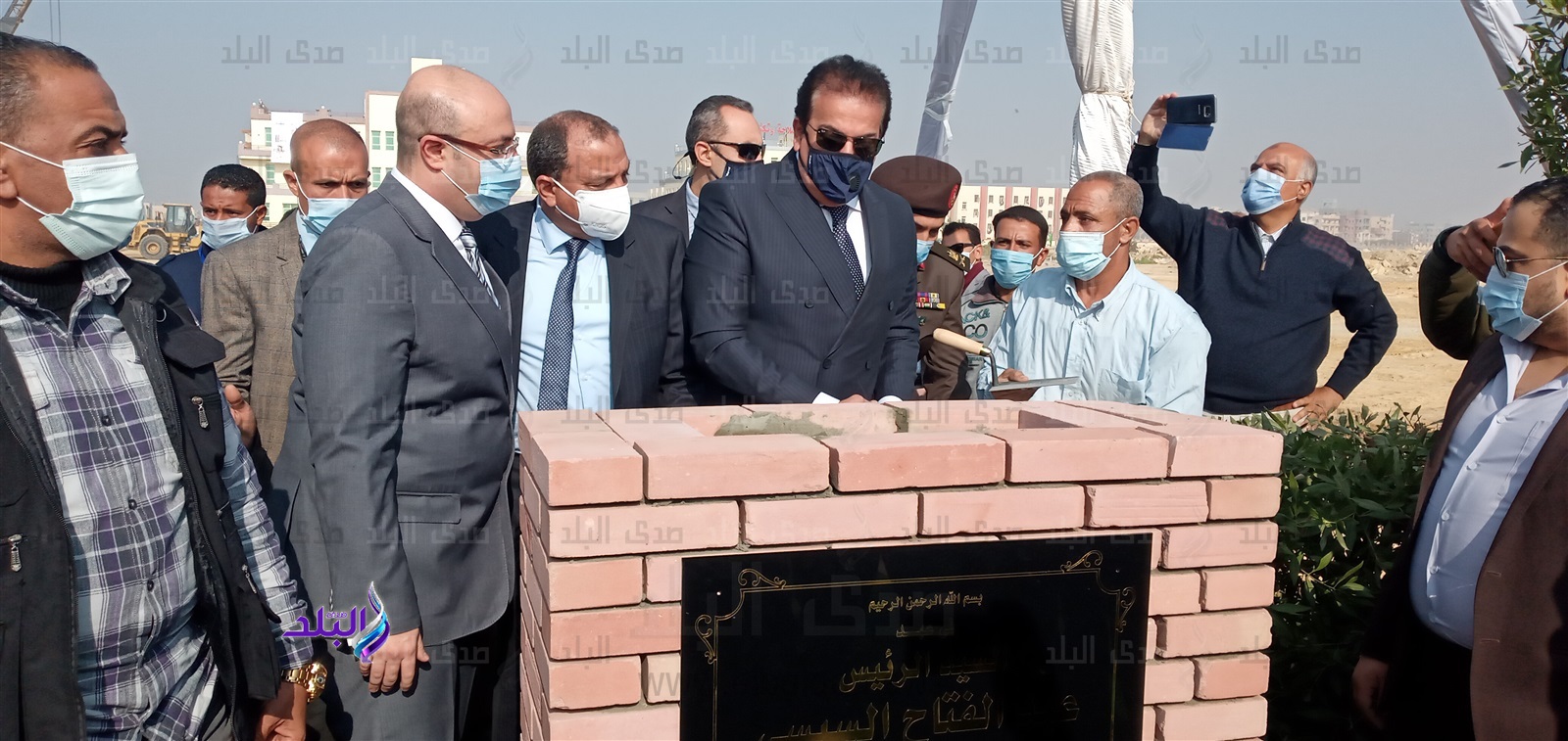 اثناء وضع حجر الاساس