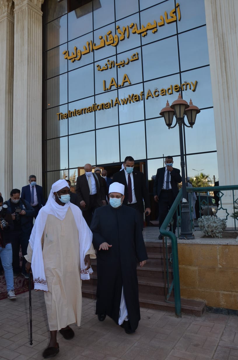 وزير الأوقاف ونظيره السوداني خلال الجوله